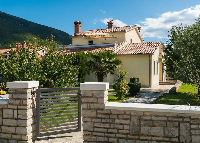 Апартаменты Qualich Пломин